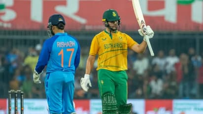 ரைலீ ரூசோ அதிரடி சதம்; சிறிய மைதானத்தில் அடி வெளுத்துவாங்கிய தென்னாப்பிரிக்க வீரர்கள்!இந்தியாவிற்கு கடினஇலக்கு