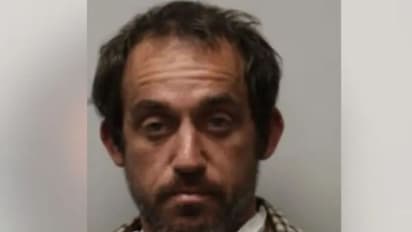 അമ്മയെ കൊന്ന് കത്തിച്ച മകനെ ജയിലില്‍ നനഞ്ഞ ടോയ്ലെറ്റ് പേപ്പര്‍കൊണ്ട് ശ്വാസം മുട്ടി മരിച്ച നിലയില്‍ കണ്ടെത്തി