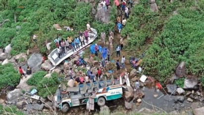 உத்தராகண்ட்டில் திருமணத்திற்கு சென்று திரும்பியபோது... பள்ளத்தாக்கில் பேருந்து கவிழ்ந்ததில் 25 பேர் பரிதாப பலி