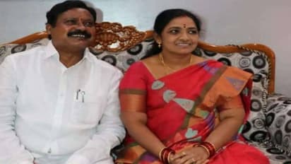 సీఎం కేసీఆర్తో నల్లాల ఓదెలు దంపతులు భేటీ.. మళ్లీ గులాబీ గూటీకి..!