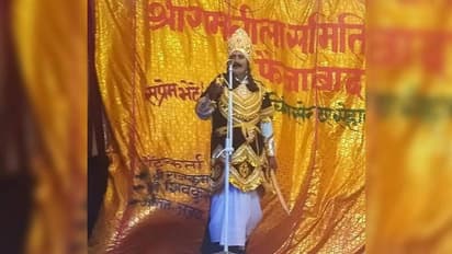 सीताहरण से पहले अयोध्या में रावण को आया हार्टअटैक, मौत को एक्टिंग समझ ताली बजाते रहे दर्शक, देखें अंतिम अभिनय