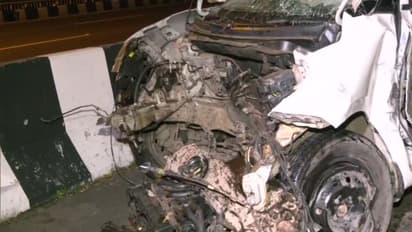 बांद्रा-वर्ली सी लिंक सड़क हादसे में 5 लोगों की मौत: मदद के लिए पहुंची एंबुलेंस से टकरा गईं 5 गाड़ियां