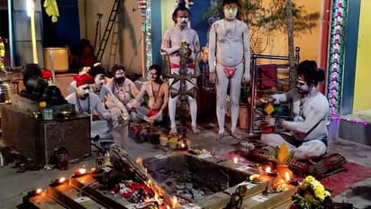 திருச்சியில் நள்ளிரவில் மண்டை ஓடுகளுடன் நவராத்திரி கொண்டாடிய அகோரிகள்