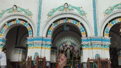 পান্তা ভাত, কচু শাক খেয়ে বিদায় নেন টাকি রাজবাড়ির দুর্গা, বিসর্জনের আগে আজ সেখানে বরণের তোড়জোড়