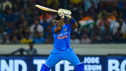 ടി20 റാങ്കിംഗ്: ഇളക്കംതട്ടാതെ സൂര്യകുമാര്‍ യാദവിന്‍റെ കസേര; കുതിച്ച് ന്യൂസിലന്‍ഡ് ബാറ്റര്‍ 