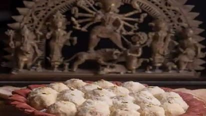 বিজয়া দশমীতে বাঙালির মিষ্টিমুখে রদবদল, মোয়া সন্দেশ নিমকির জায়গায় আজকাল বাঙালির পাতে পড়ছে পিৎজা-বার্গার