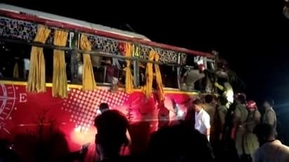 അമിതവേഗത്തിലെത്തിയ ടൂറിസ്റ്റ് ബസ് മറ്റ് വാഹനങ്ങള്ക്കും ഭീതിയുണ്ടാക്കിയെന്ന് ദൃക്സാക്ഷി