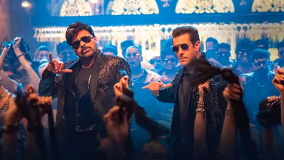 দক্ষিনী সিনেমা গডফাদারে ক্যামিও করেছেন সালমান, সিনেমার সফলতায় চিরঞ্জীবীকে শুভেচ্ছা জানালেন ভাইজান 