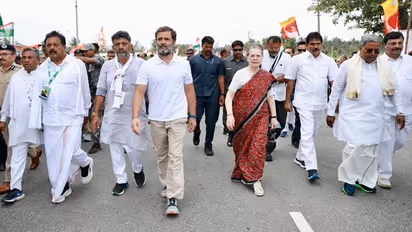 Bharat Jodo Yatra: Sonia Gandhi joins Rahul in Karnataka's Mandya as march resumes after 2-day break
