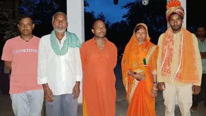 मेले में घूम रहा था प्रेमी जोड़ा, पुलिस ने पकड़ करा दी शादी, जानें पूरा मामला