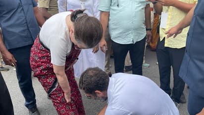 பாரத் ஜோடோ யாத்திரையில்  சோனியா காந்தி...! தாய்க்கு ஷூ லேஸ் மாட்டி விட்ட ராகுல்.. வைரலாகும் வீடியோ