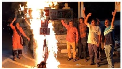 ദസറ ആഘോഷത്തില്‍ രാവണന് പകരം കത്തിച്ചത് ഇഡി-സിബിഐ കോലം; ഗുജറാത്തില്‍ വേറിട്ട പ്രതിഷേധവുമായി കോണ്‍ഗ്രസ്