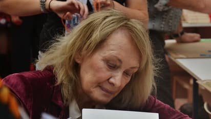 Nobel Prize 2022: फ्रांसीसी लेखिका एनी एर्नाक्स को मिला साहित्य का नोबल पुरस्कार