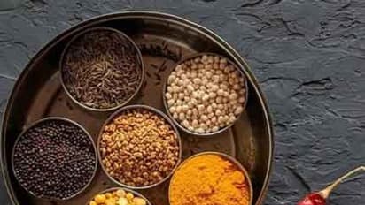 புதுசா சமைப்பவரா நீங்கள்? கிட்சன்ல கட்டாயம் இருக்க வேண்டிய பொருள்கள் லிஸ்ட் இதோ! 