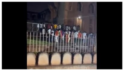 കർണാടകയിലെ ചരിത്ര പ്രസിദ്ധമായ മദ്റസയിൽ അതിക്രമിച്ചുകയറി പൂജ നടത്തി; ഒമ്പത് പേർക്കെതിരെ കേസ്