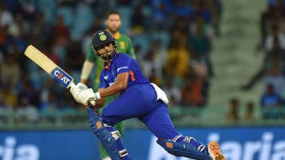 കിവീസിനെതിരായ ഏകദിന പരമ്പരയ്ക്ക് മുമ്പ് ഇന്ത്യക്ക് തിരിച്ചടി; ശ്രേയസ് പുറത്ത്, പകരക്കാരനെ പ്രഖ്യാപിച്ചു