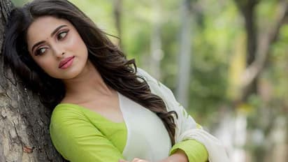 காதலர் தினத்தன்று காதலனை அறிமுகப்படுத்திய பிக்பாஸ் ஆயிஷா - இரவில் டேட்டிங் சென்ற புகைப்படங்கள் வைரல்