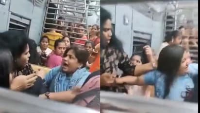 സീറ്റിനെച്ചൊല്ലി ട്രെയിനിലെ വനിതാ കമ്പാർട്ട്മെന്റിൽ കൂട്ടയടി, ഇടപെട്ട പൊലീസുകാരിക്കും കിട്ടി അടി-വീഡിയോ