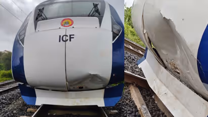 വന്ദേഭാരത് എക്സ്പ്രസ് വീണ്ടും അപകടത്തില്പ്പെട്ടു; ഇത്തവണ ഇടിച്ചത് പശുവിനെ, മുന്ഭാഗം തകര്ന്നു