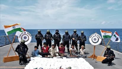 ரூ.1,200 கோடி மதிப்பிலான போதைபொருள் பறிமுதல்... 6 பேர் கைது... NCB-யும் இந்திய கடற்படையும் இணைந்து நடவடிக்கை!!