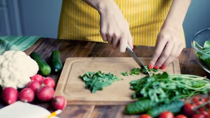 World Mental Health Day 2022 : സ്ട്രെസ് കുറയ്ക്കാൻ കഴിക്കാം ഏഴ് ഭക്ഷണങ്ങൾ  