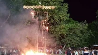 Dasara: ಬೆಂಕಿ ಹಚ್ಚಿದರೂ ಸುಡಲಿಲ್ಲ ರಾವಣನ 10 ತಲೆ; 3ನೇ ದರ್ಜೆ ನೌಕರ ಅಮಾನತು