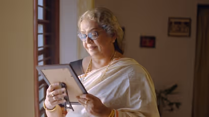 സുജാത മോഹന്റെ ആലാപനത്തില്‍ 'ദൂരമറിയാത്ത യാത്ര..', ശ്രദ്ധേയമായി 'തണല്‍ തേടി'  സംഗീത ആല്‍ബം