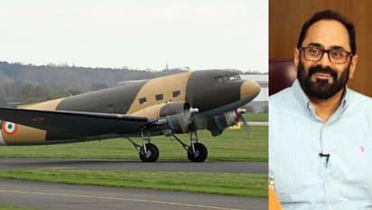 മന്ത്രി രാജീവ് ചന്ദ്രശേഖറിന്റെ സേനക്കുള്ള സമ്മാനം; എയർഫോഴ്സ് ദിനത്തിൽ തിളങ്ങി ഡകോട്ട വിമാനം