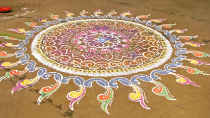 লক্ষ্মীপুজোয় আপনার আঁকা আলপনা নজর কাড়বে সকলের, রইল ১০টি আলপনার ডিজাইনের হদিশ