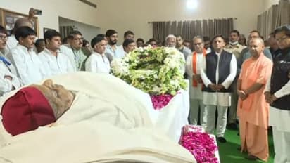 Mulayam Singh Yadav: முலாயம் சிங் யாதவ் உடல் சொந்த கிராமத்தில் இன்று தகனம்: ஆயிரக்கணக்கில் மக்கள் அஞ்சலி