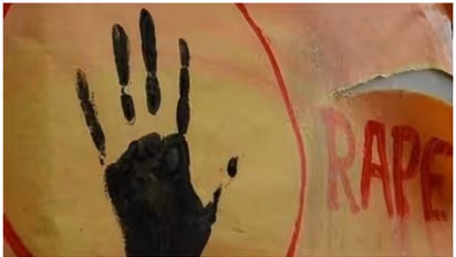 അമ്മയുടെ മുന്നിലിട്ട് മകളെ കൂട്ടബലാത്സംഗം ചെയ്തു; സംഭവം നൃത്തപരിപാടി കഴിഞ്ഞുവരുന്നതിനിടെ, രണ്ട് പേർ പിടിയിൽ