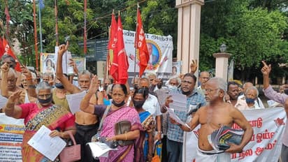 தமிழகம் முழுவதும் ஓய்வுபெற்ற மின்வாரிய ஊழியர்கள் அரைநிர்வாணப் போராட்டம்