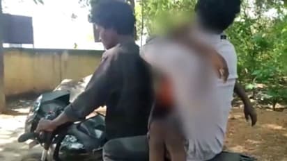 బైక్పైనే కొడుకు మృతదేహాన్ని తీసుకెళ్లిన తండ్రి.. ఆ అంబులెన్స్లు ఏమయ్యాయి : జగన్పై నారా లోకేష్ ఆగ్రహం