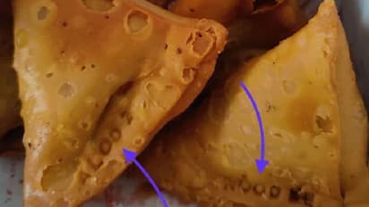 സമൂസയില്‍ എഴുതിയിരിക്കുന്നത് എന്ത്? വൈറലായി ഫോട്ടോ...