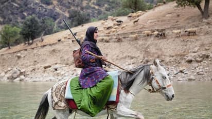  खतरों से खेलने में माहिर हैं एक मुस्लिम देश की आदिवासी महिलाएं, जानिए कौन हैं ये बख्तियारी लोग