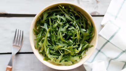 5 reasons why you should include rocket leaves/ peppery greens in your diet