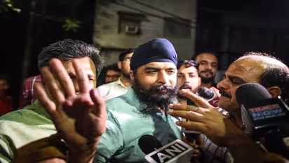 Punjab, Haryana High Court quashes FIRs registered against Kumar Vishwas, Tajinderpal Bagga in separate cases