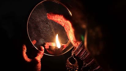 Karva Chauth 2022: नवविवाहिताएं इस बार न करें करवा चौथ का व्रत, जानें क्या है कारण?