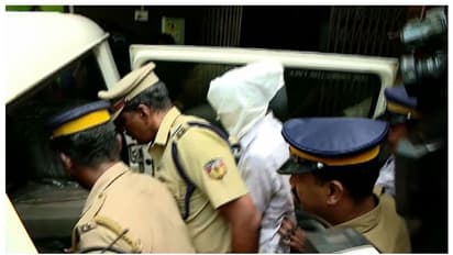 പതിവ് വയർലെസ് മീറ്റിങ്ങിനിടെ കേട്ട തിരോധാന കേസ്, പിന്നാലെ പോയി ചുരുളഴിച്ചു, ശ്രദ്ധ നേടി കൊച്ചി പൊലീസ്