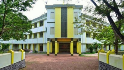 ഒന്നാം വർഷ വിദ്യാർത്ഥികളെ റാഗ് ചെയ്തു; വർക്കല എസ്എൻ കോളേജിൽ മൂന്ന് പേരെ പുറത്താക്കി