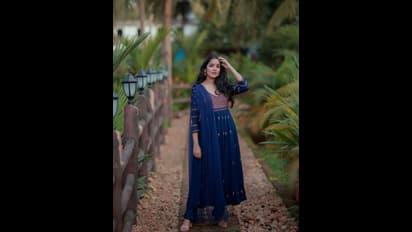 Anikha Surendran: குழந்தைத்தனம் மாறிய அனிகா..! கொசுவலை போன்ற உடையில் கால் அழகை காட்டிய ஹாட் போட்டோஸ்! 