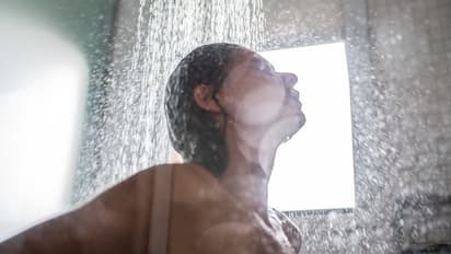 ಅಲರ್ಜಿ ಇರೋ ಈ ನಾರಿಗೆ ನೀರಲ್ಲಿ ಸ್ನಾನ ಮಾಡಿದ್ರೆ ರಕ್ತವೇ ಹರಿಯುತ್ತಂತೆ!