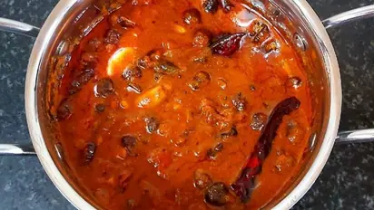 Vatha Kulambu : மணமணக்கும் கல்யாண வீட்டு வத்தக் குழம்பு செய்வோமா?