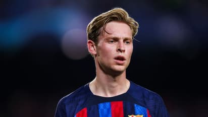 Is Manchester United eyeing Frenkie de Jong again in January?