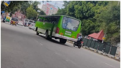 തലസ്ഥാനത്ത് മദ്യപിച്ച് ബസ് ഓടിച്ച ഡ്രൈവർ പിടിയിൽ, ബാഗിൽ മദ്യക്കുപ്പിയും; ലൈസൻസ് റദ്ദാക്കും 