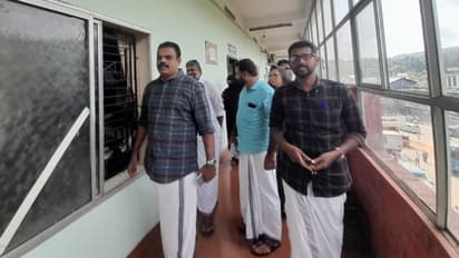 'മിനിറ്റ്സിൽ കൂട്ടിച്ചേര്ക്കലും തിരുത്തലുകളും', നഗരസഭാ കൗൺസിൽ ബഹിഷ്കരിച്ച് എൽഡിഎഫ് കൗൺസിലര്മാര്