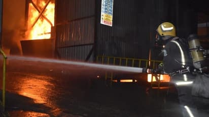 സൗദിയില് സ്റ്റീല് ഫാക്ടറിയില് തീപിടിത്തം; രണ്ടുപേര്ക്ക് പരിക്ക്