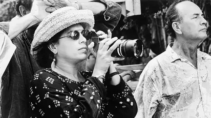 अमिताभ बच्चन और जॉनी डेप को लेकर फिल्म बनाने वाली थी यह डायरेक्टर, रेखा को इन्होंने ही बनाया था सेक्स गुरु