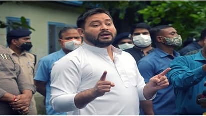 तेजस्वी यादव के एक्शन पर खफा स्वास्थ्य अधिकारी, बोले- बिना नोटिस कैसे किया सस्पेंड, जाऊंगा कोर्ट