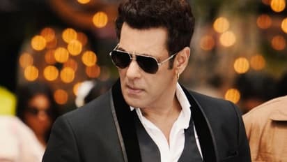 ছিঃ ছিঃ! ঘনিষ্ঠ অবস্থায় চরম রোম্যান্সে মত্ত সলমন, হাতেনাতে ধরা পড়ে হাল খারাপ হয়েছিল ভাইজানের